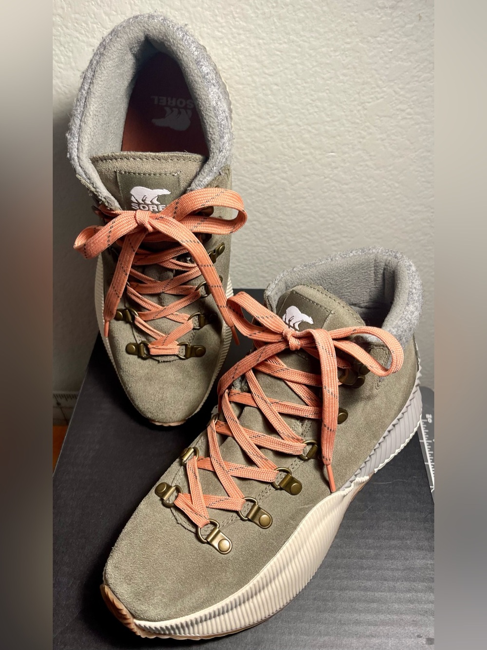 🌟 Sorel x prAna Out N About III Conquest WP Boots - Size 9 🌟